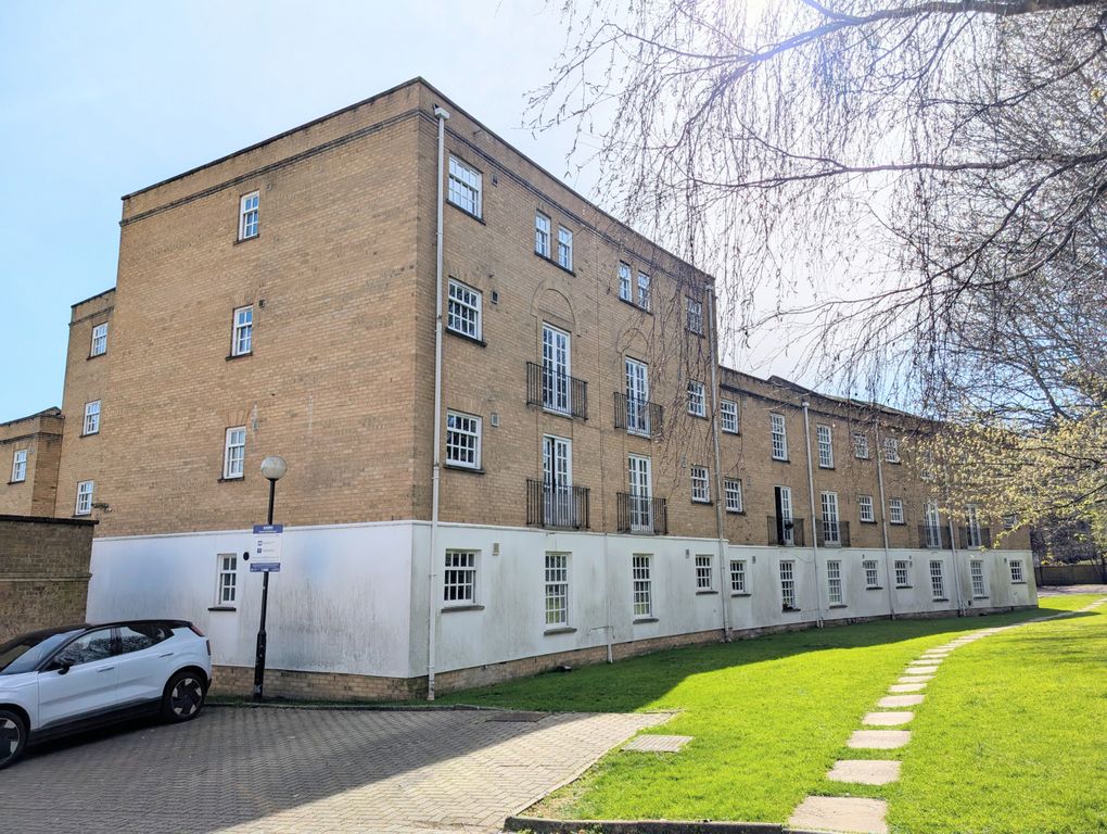 Property photo 1 of 15 2 Bed 2 Bath Flat