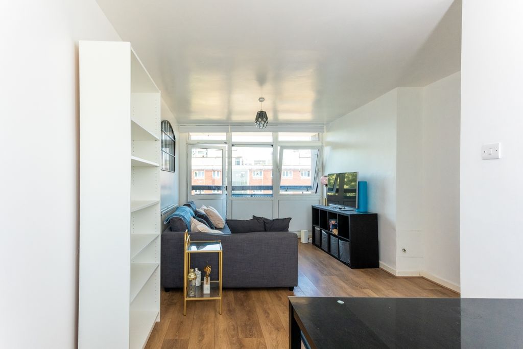 Property photo 2 of 9 Norton House 66 (...