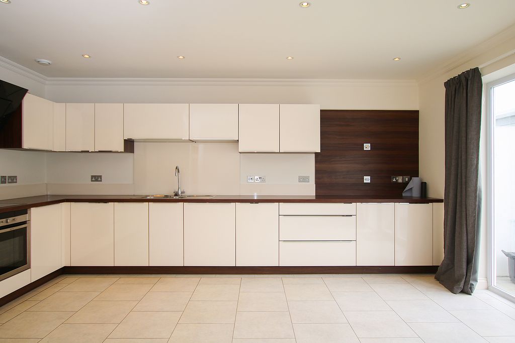 Property photo 2 of 14 Photo 1