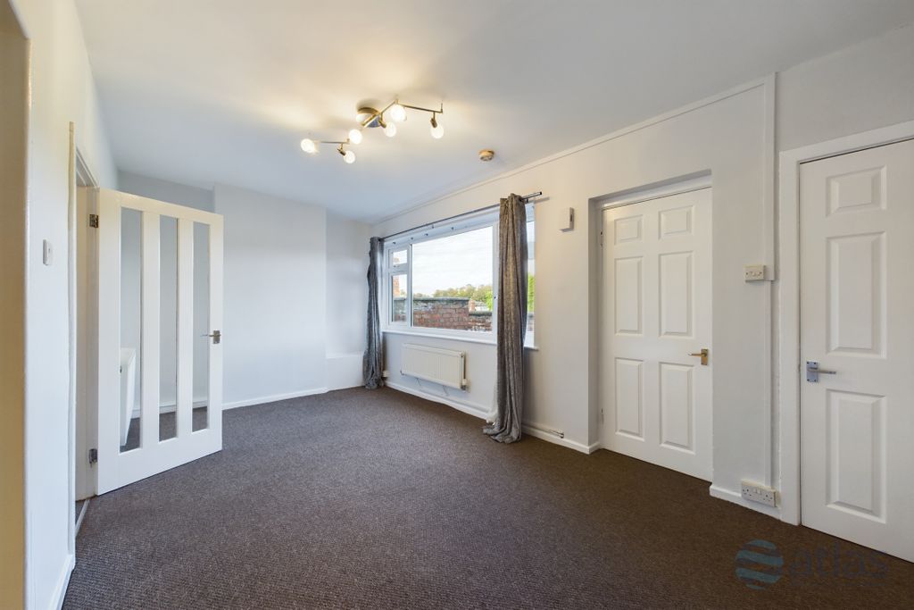 Property photo 3 of 12 Kitchen/Living Area