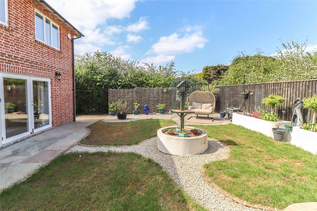 Property photo 3 of 23 Picture No. 30
