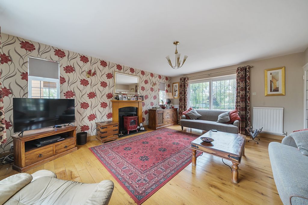 Property photo 2 of 20