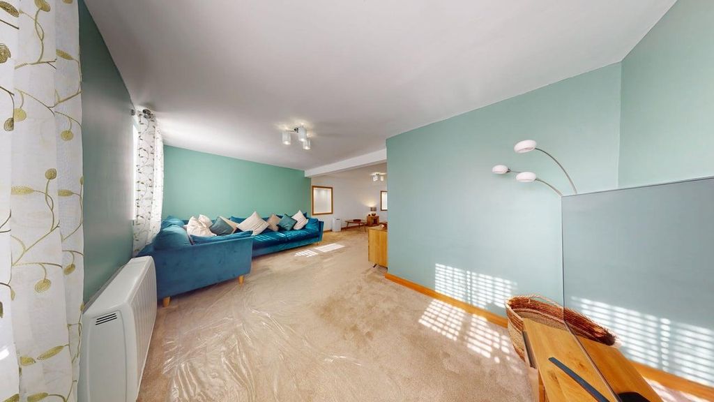 Property photo 2 of 21 91-High-Street-03062025_163312.Jpg