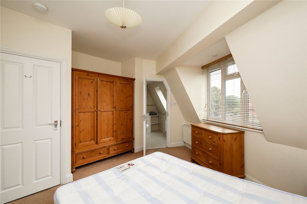 Property photo 3 of 19 Picture No. 12