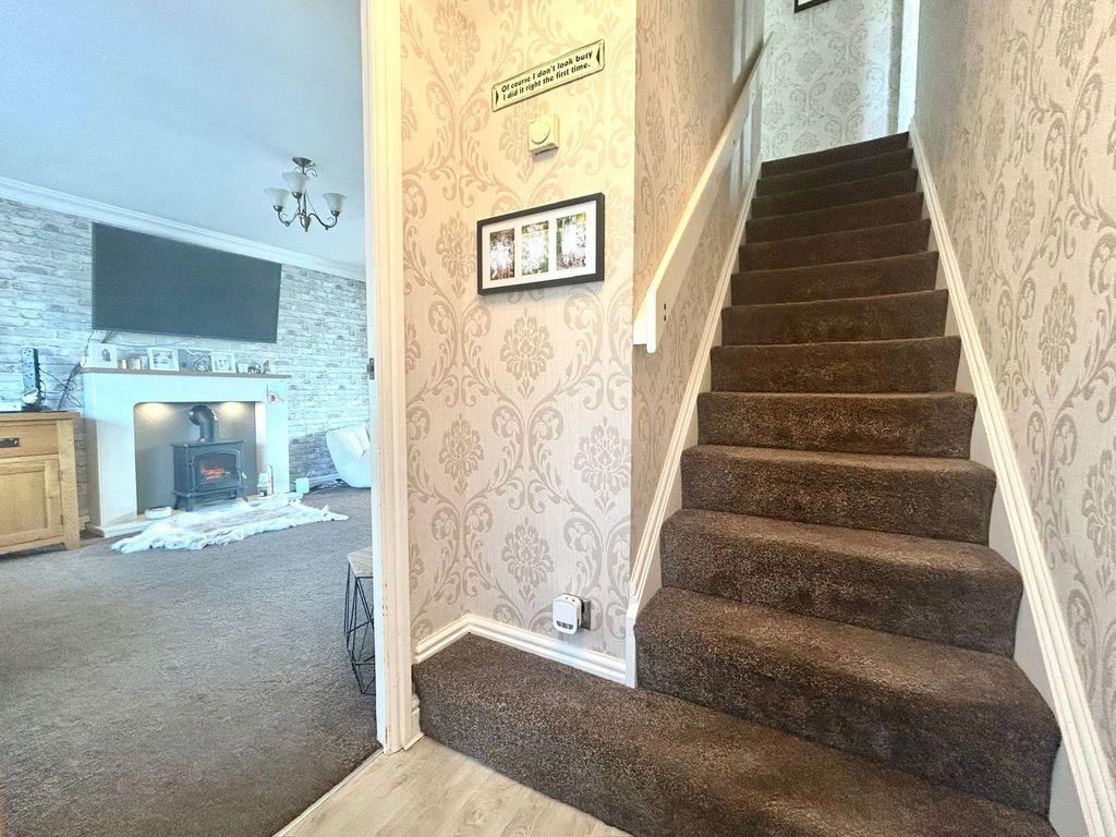 Property photo 2 of 29