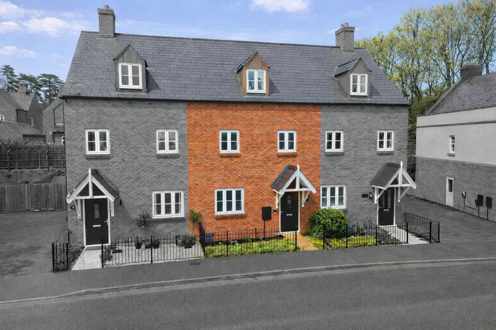 Property photo 1 of 21