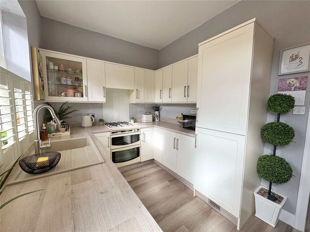 Property photo 3 of 16 Stylish Kitchen