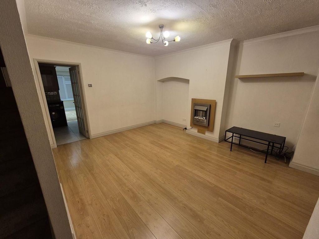 Property photo 3 of 26