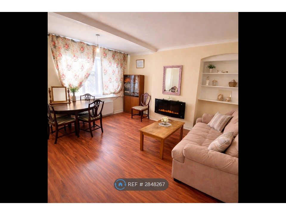 Property photo 3 of 5