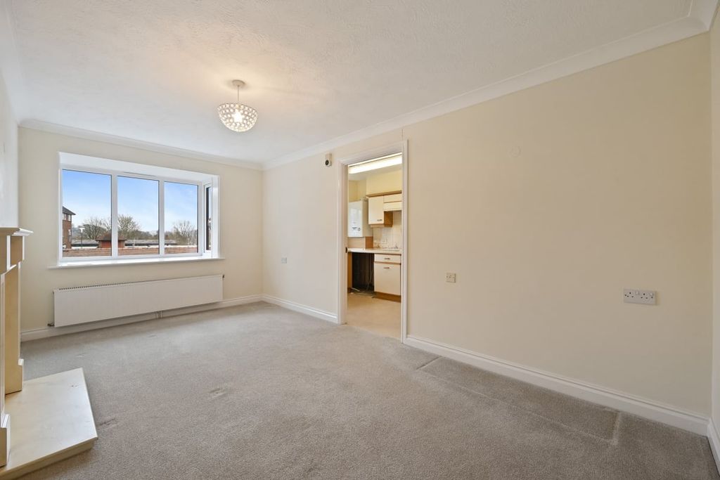 Property photo 3 of 12