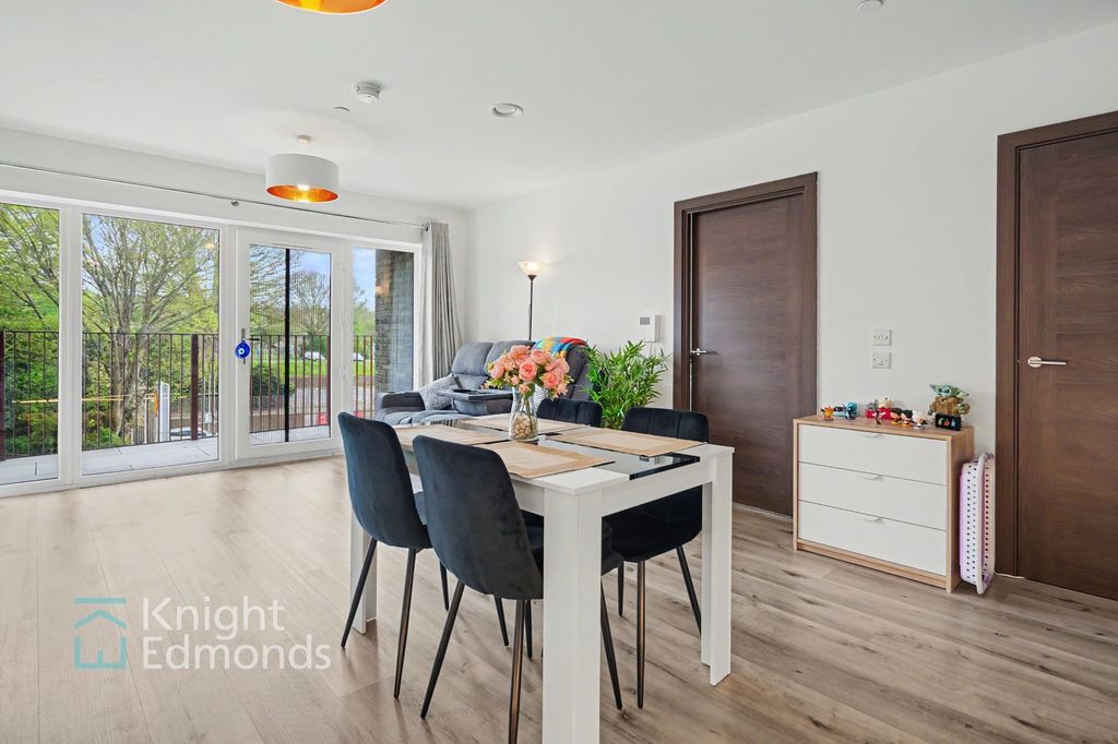 Property photo 1 of 17 Dining Room