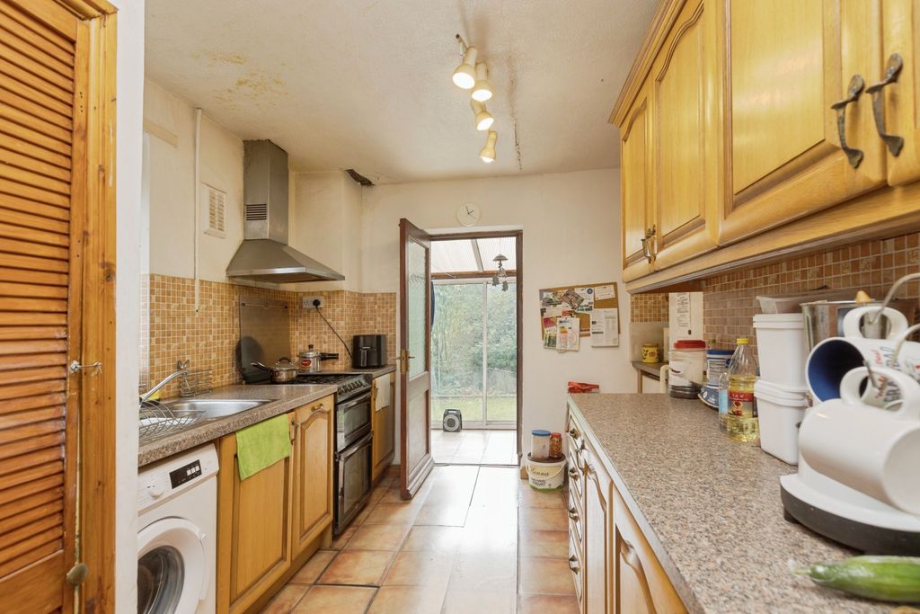 Property photo 3 of 19 1-9