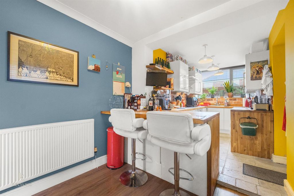 Property photo 3 of 37 3.Jpg