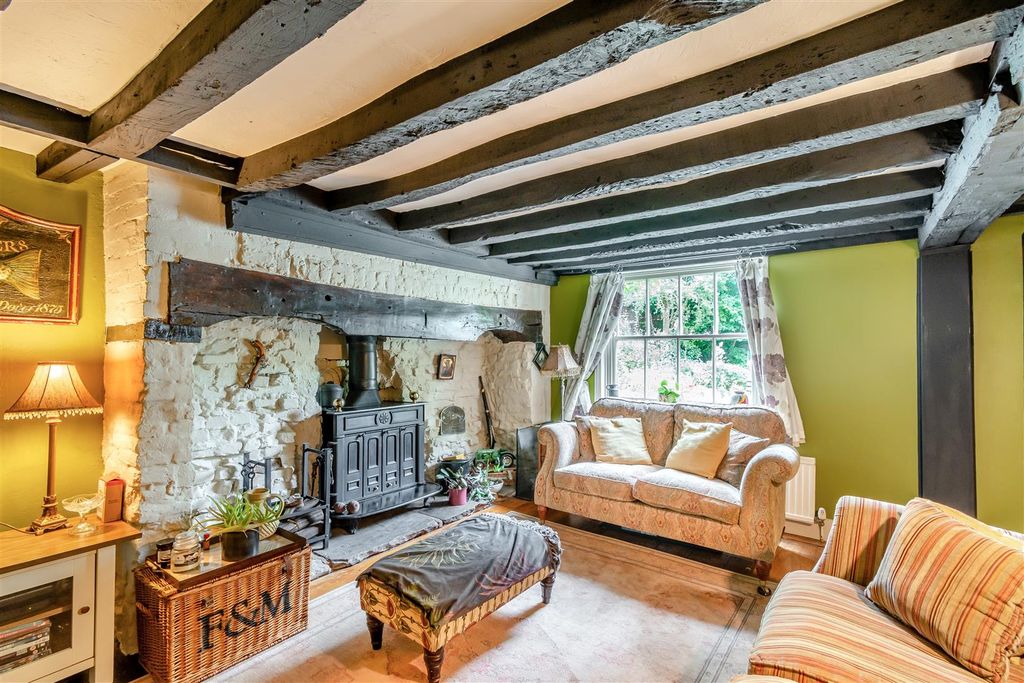 Property photo 1 of 24 8654185-Interior08.Jpg