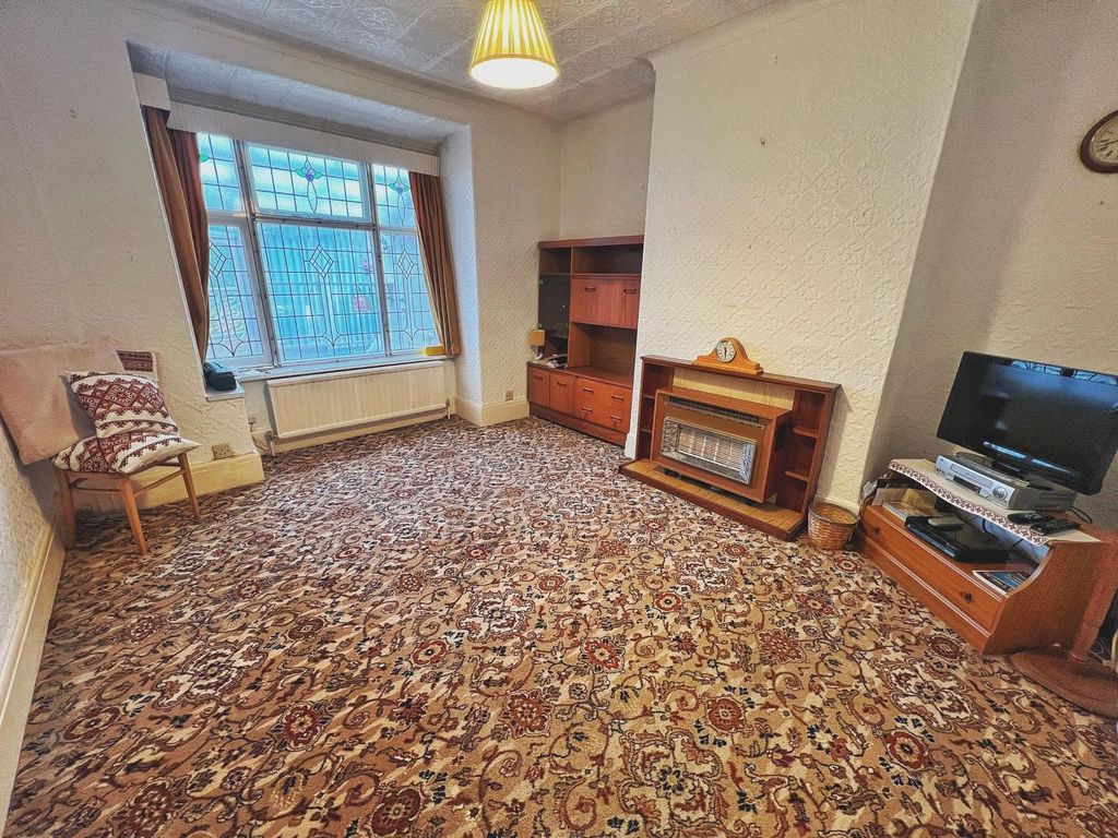 Property photo 2 of 16 Living Room