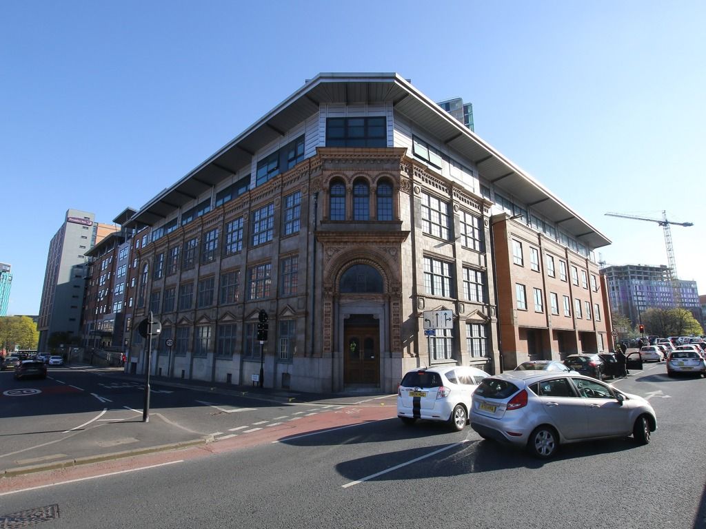 Property photo 1 of 17 Photo 6