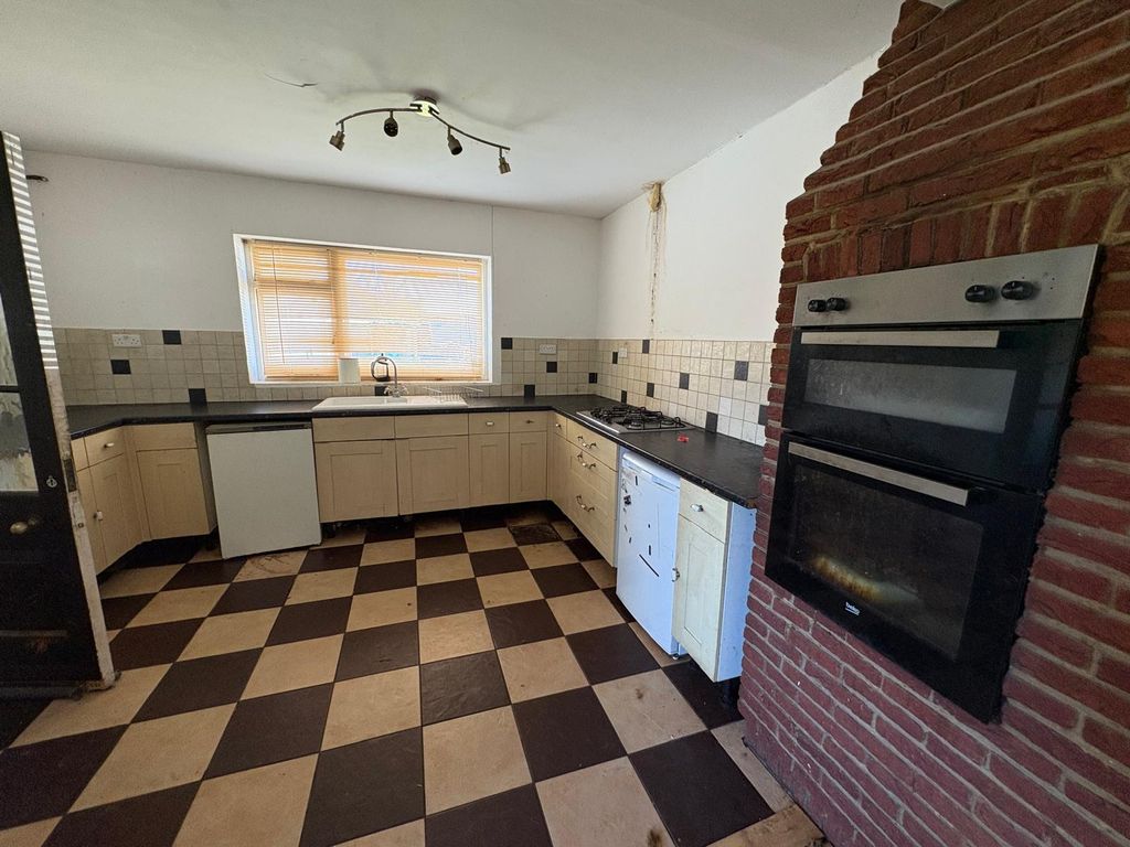 Property photo 3 of 40 Gallery