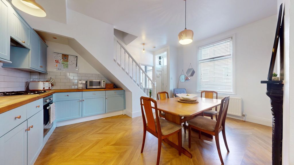 Property photo 1 of 20 4625811