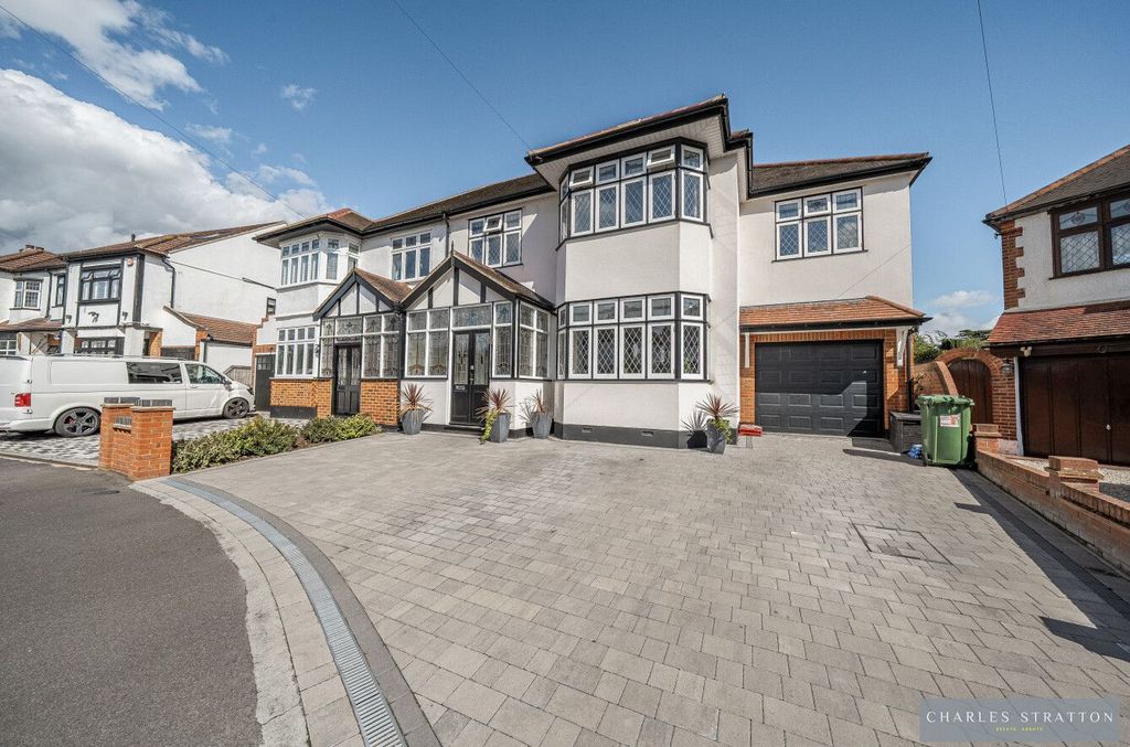 Property photo 1 of 41