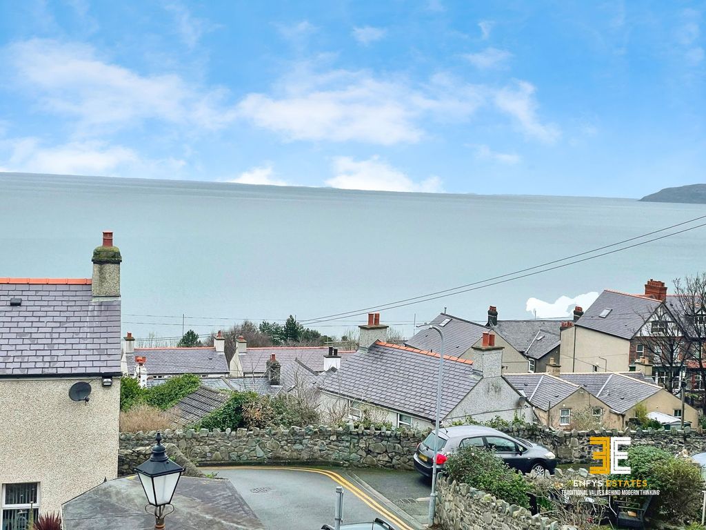 Property photo 3 of 25