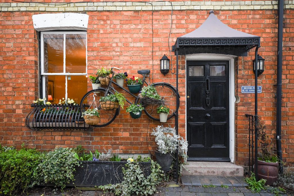 Property photo 2 of 21