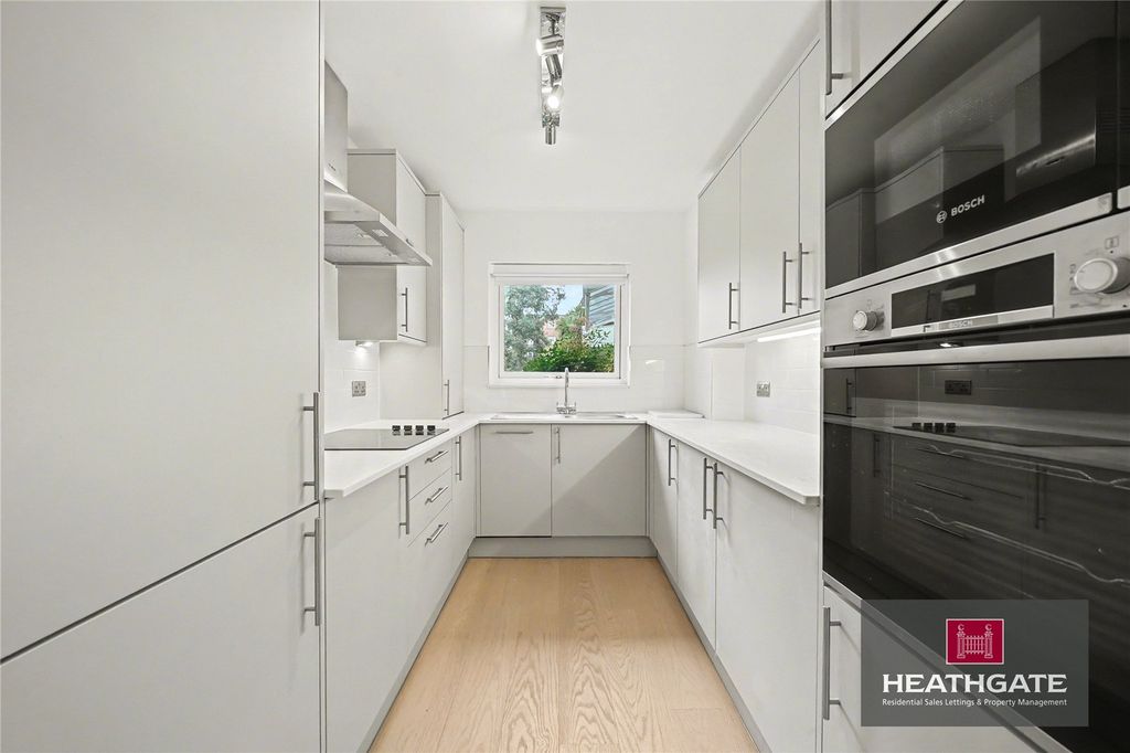 Property photo 3 of 13 Picture-No-08-119