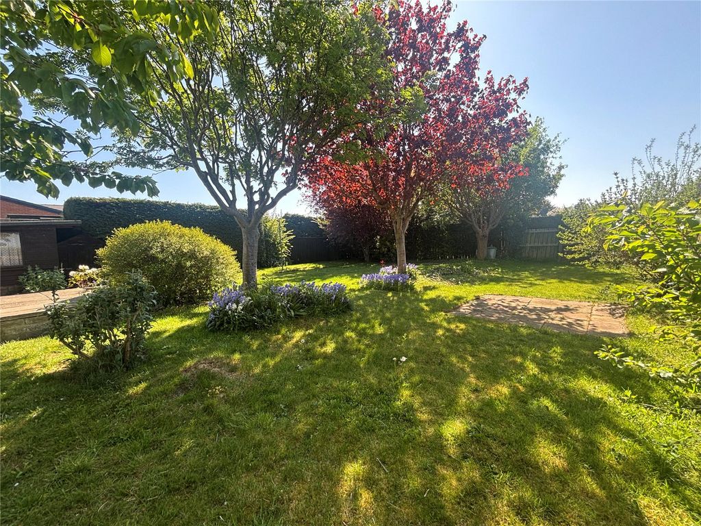 Property photo 2 of 16 Picture No. 23