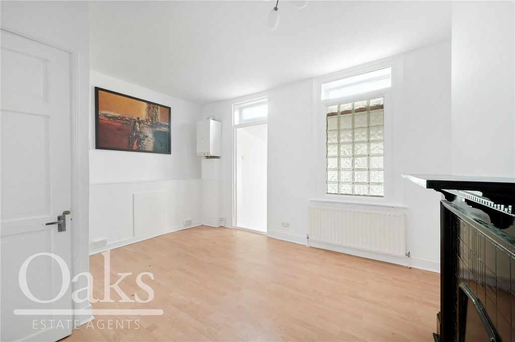 Property photo 2 of 8 Picture No. 13