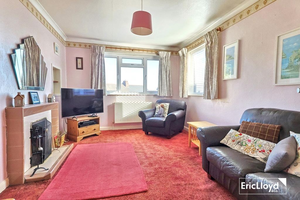 Property photo 3 of 13 Photo 7