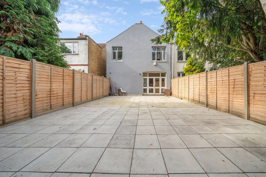 Property photo 2 of 11