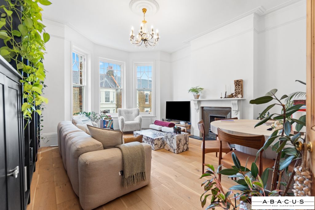 Property photo 2 of 11 Photo 4