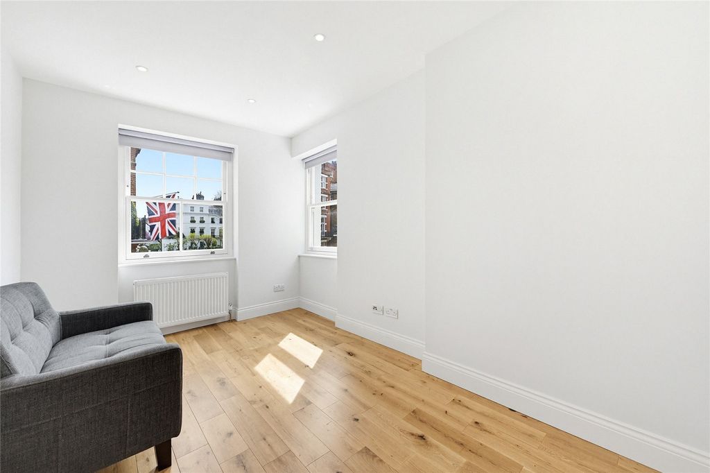 Property photo 3 of 17 Picture No. 32