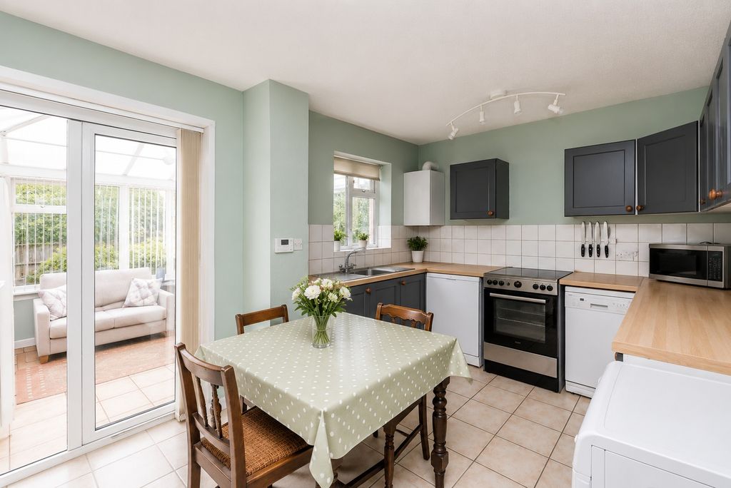 Property photo 2 of 14 Kitchen Diner