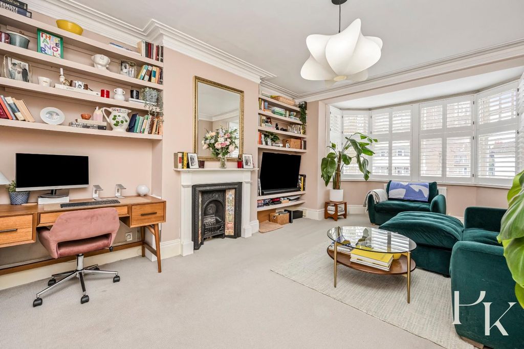 Property photo 1 of 18