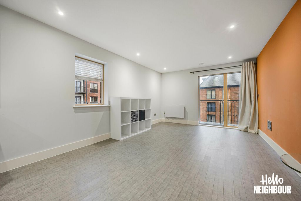 Property photo 3 of 12 Photo 2