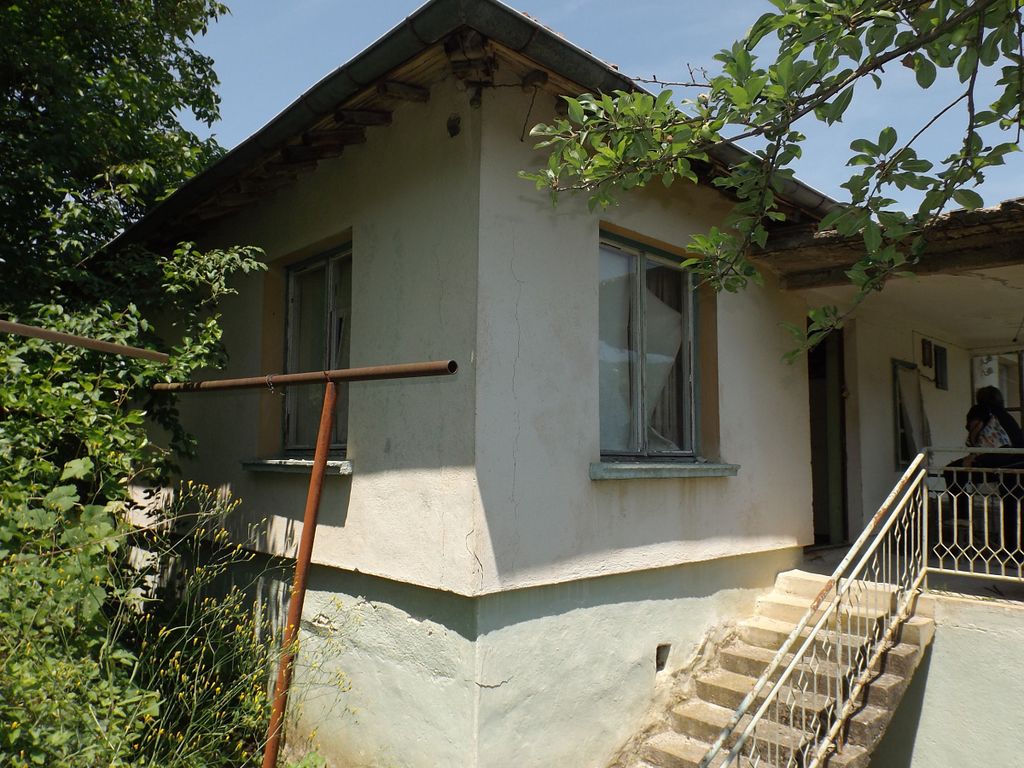 Property photo 1 of 6