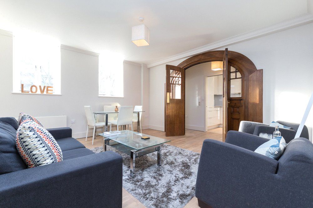 Property photo 1 of 8 Albion Court, E1