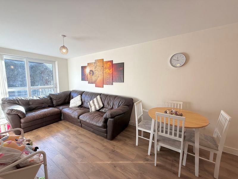 Property photo 3 of 15 Lounge/Diner