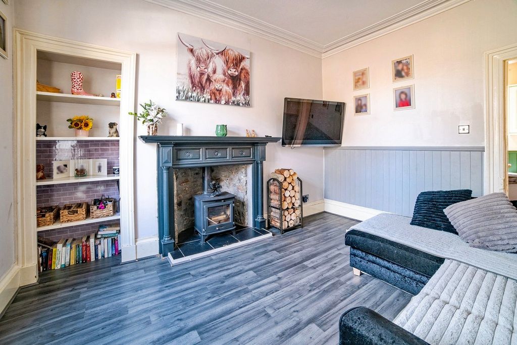 Property photo 2 of 24