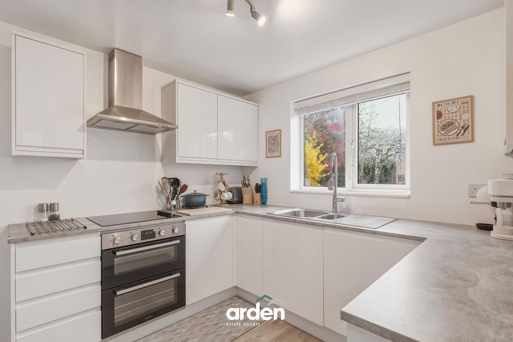 Property photo 2 of 17