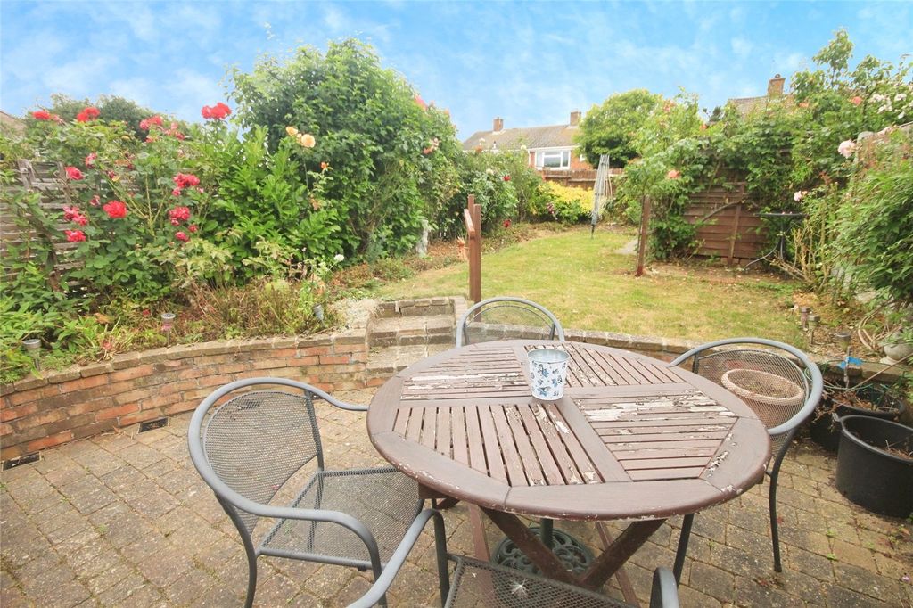 Property photo 3 of 12 Garden