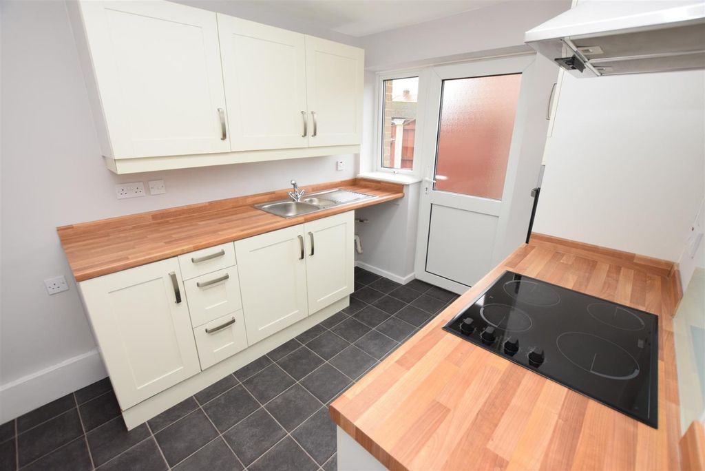 Property photo 2 of 9 5536422