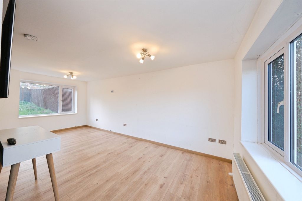 Property photo 2 of 41