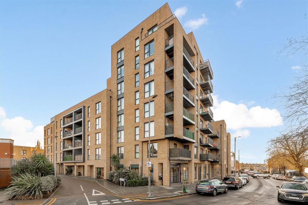 Property photo 1 of 8