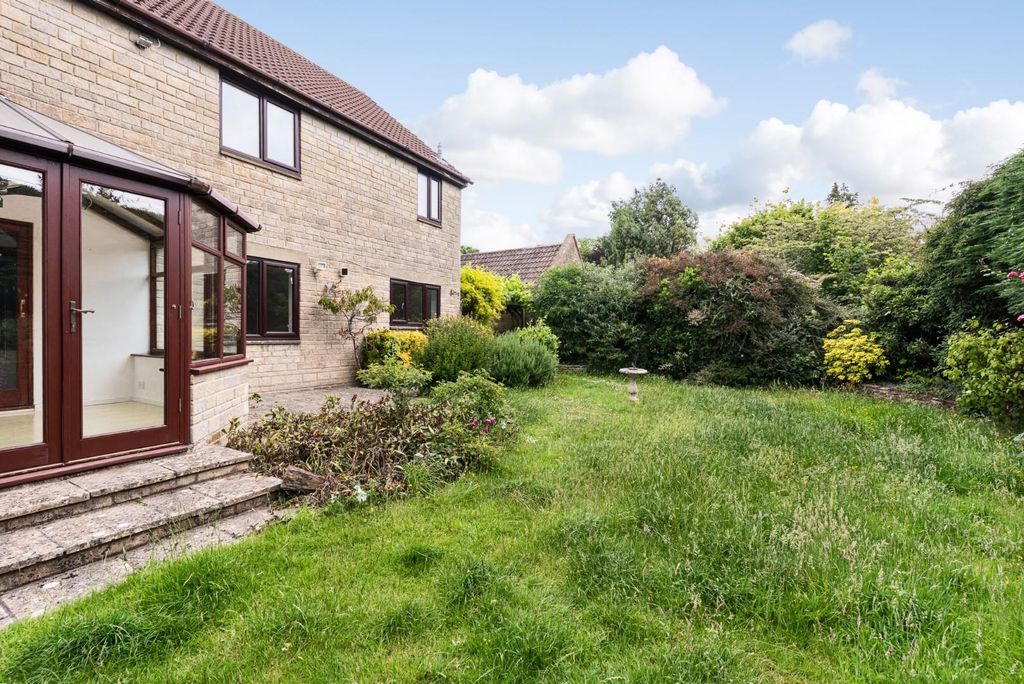 Property photo 3 of 17 12 Trimnells, Colerne, Wiltshire Sn14 8Ep-5 (1).Jp