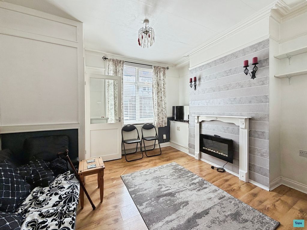 Property photo 3 of 14 4