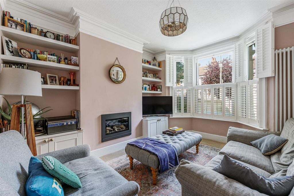 Property photo 2 of 15 23 Cranmer Avenue-3.Jpg