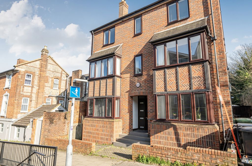 Property photo 1 of 10 1422236-24-69A852...