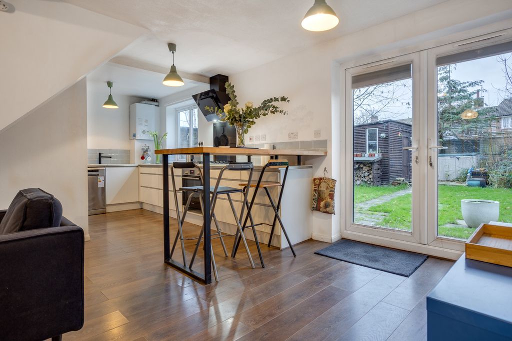 Property photo 2 of 36