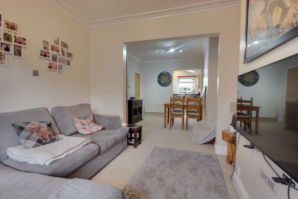 Property photo 2 of 17 1 Lounge Din D